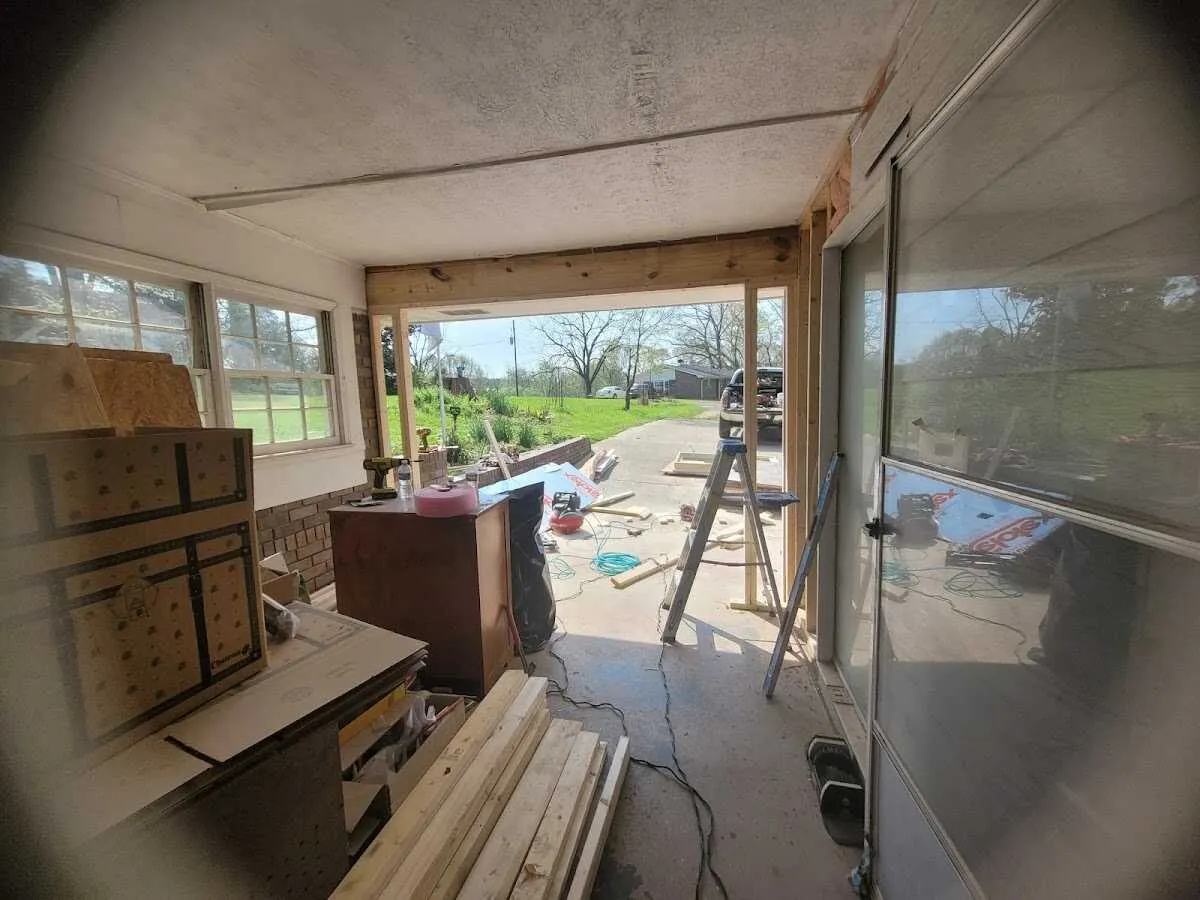 Air movers and dehumidifier for Water Mitigation Services in Lower Heidelberg